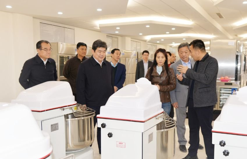 市委常委、統(tǒng)戰(zhàn)部部長李家良陪同客人到濱州市(圖5)